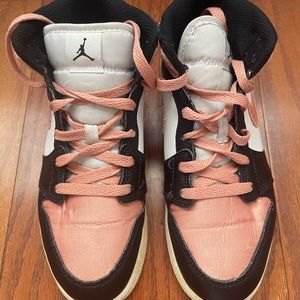 Girls Air Jordan 1